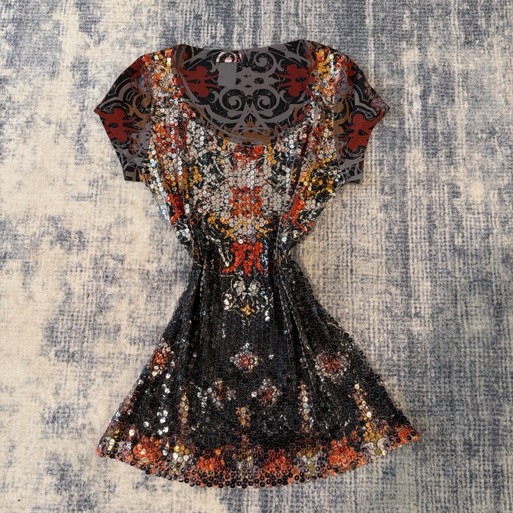 Body Central Multicolor Sequin Short Sleeve Top
